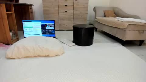 Snapshot of classy_medeeea chatting on 06.25.26 Deea xxx online show from 06.25.26