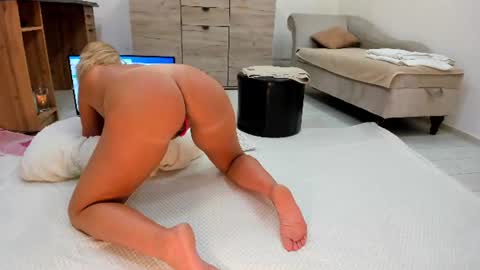 Snapshot of classy_medeeea chatting on 07.17.26 Deea xxx online show from 07.17.26