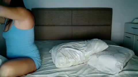 claudiacoxxx online show from 12.17.25