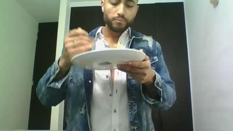 Snapshot of claybrown_ chatting on 05.26.26 Clay online show from 05.26.26