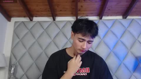 Snapshot of clement_reyes chatting on 11.02.25 clement_reyes online show from 11.02.25