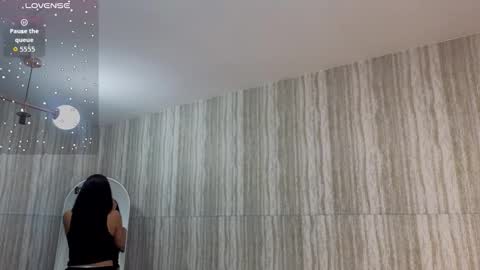 Snapshot of clementine_t chatting on 09.16.25 Clementine online show from 09.16.25