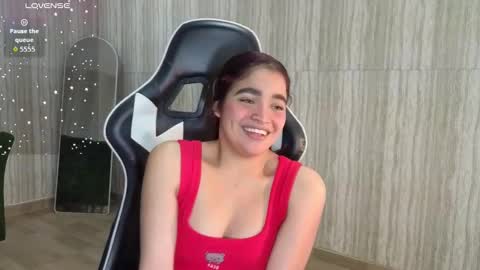 Snapshot of clementine_t chatting on 09.18.25 Clementine online show from 09.18.25