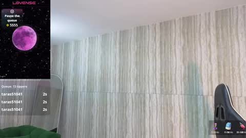 Snapshot of clementine_t chatting on 10.03.25 Clementine online show from 10.03.25