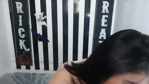 Snapshot of clementine_t chatting on 10.29.25 Clementine online show from 10.29.25