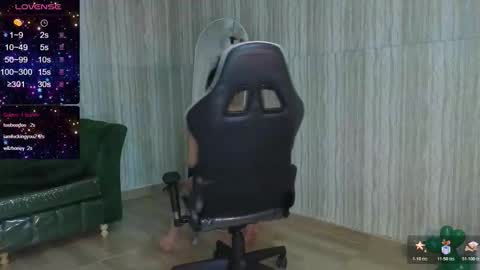 Snapshot of clementine_t chatting on 11.15.25 Clementine online show from 11.15.25