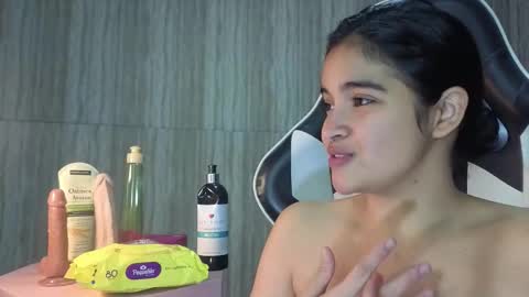 Snapshot of clementine_t chatting on 11.28.25 Clementine online show from 11.28.25