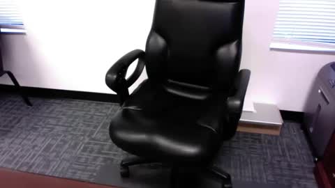 Snapshot of clemike69 chatting on 11.04.25 clemike69 online show from 11.04.25