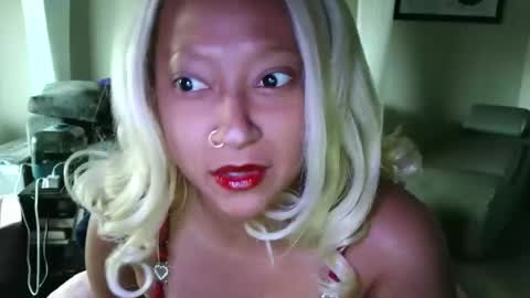 Snapshot of clioenchants chatting on 11.25.25 High Queen Clio online show from 11.25.25