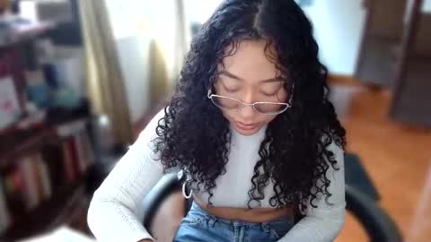 Snapshot of clitia_xx chatting on 04.19.26 Clitia online show from 04.19.26