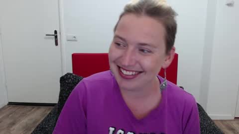Snapshot of clittytastic chatting on 03.10.25 Syl online show from 03.10.25