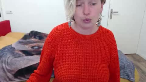 Snapshot of clittytastic chatting on 11.20.25 Syl online show from 11.20.25