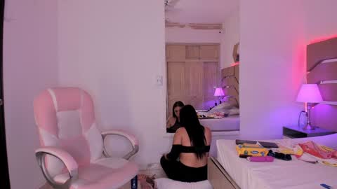 Snapshot of cloe_cifuentes chatting on 12.23.24 Cloe Online de 600 a 1400 online show from 12.23.24