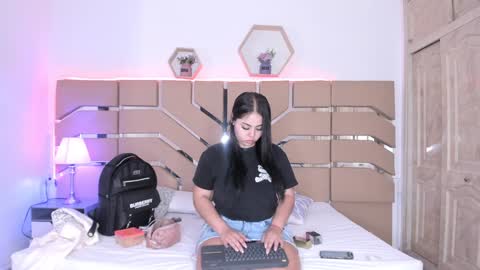 Snapshot of cloe_cifuentes chatting on 01.12.25 Cloe Online de 600 a 1400 online show from 01.12.25