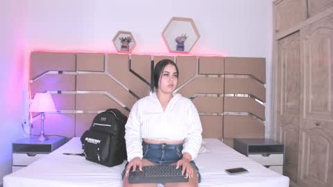 Snapshot of cloe_cifuentes chatting on 01.18.25 Cloe Online de 600 a 1400 online show from 01.18.25
