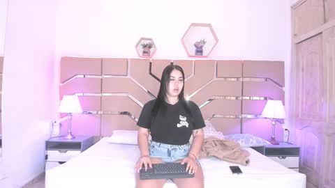 Snapshot of cloe_cifuentes chatting on 02.13.25 Cloe Online de 600 a 1400 online show from 02.13.25