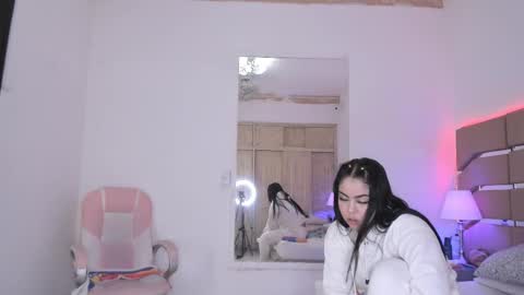 Snapshot of cloe_cifuentes chatting on 02.19.25 Cloe Online de 600 a 1400 online show from 02.19.25