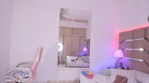 Snapshot of cloe_cifuentes chatting on 02.20.25 Cloe Online de 600 a 1400 online show from 02.20.25