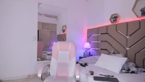 Snapshot of cloe_cifuentes chatting on 03.08.25 Cloe Online de 600 a 1400 online show from 03.08.25