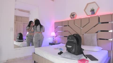 Snapshot of cloe_cifuentes chatting on 10.19.25 Cloe Online de 600 a 1400 online show from 10.19.25