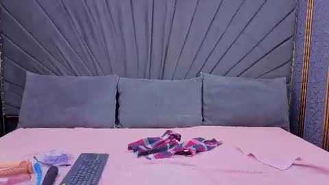 Snapshot of cloe_horney chatting on 07.27.26 Cloe online show from 07.27.26