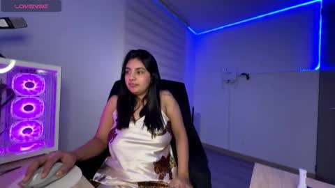 cloe small online show from 03.15.26