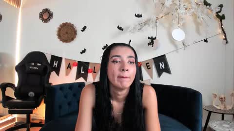 CLOE  online show from 10.12.25