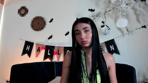 CLOE  online show from 10.19.25