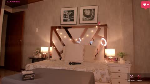 Snapshot of cloe_x_billy chatting on 11.27.25 Cloe x Billy online show from 11.27.25