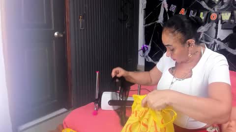 Snapshot of cloee_rabbyt chatting on 11.02.25 CLOE online show from 11.02.25