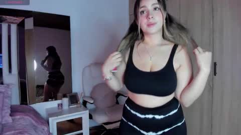 Snapshot of cloeecoopererer chatting on 11.11.25 cloeecoopererer online show from 11.11.25