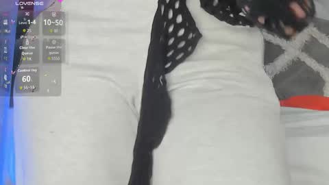 Snapshot of cloeparker_ chatting on 12.17.25 cloeparker_ online show from 12.17.25