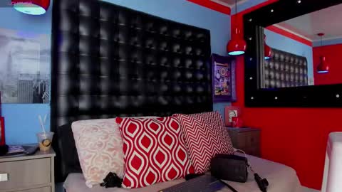 Snapshot of cloerodriguez chatting on 11.05.25 ---Cloe--- online show from 11.05.25