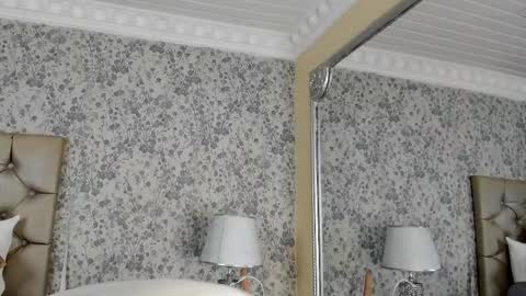 Snapshot of clohebell chatting on 12.15.25 Clohe the wonder online show from 12.15.25