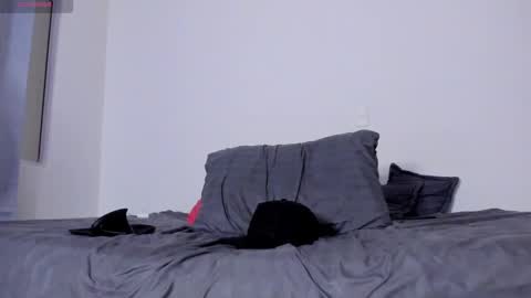 Snapshot of cloudy_pigdude chatting on 03.10.25 CRISTIAN online show from 03.10.25