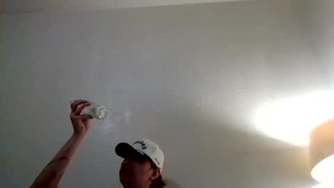 Snapshot of cloudyydayzz chatting on 02.18.26 tallhungandcloudy online show from 02.18.26