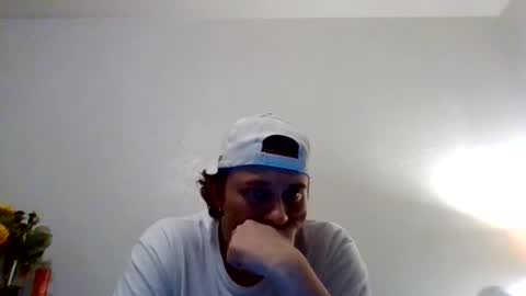 Snapshot of cloudyydayzz chatting on 02.19.26 tallhungandcloudy online show from 02.19.26