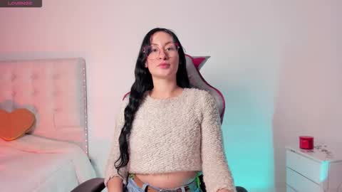 Chloe  online show from 11.04.25