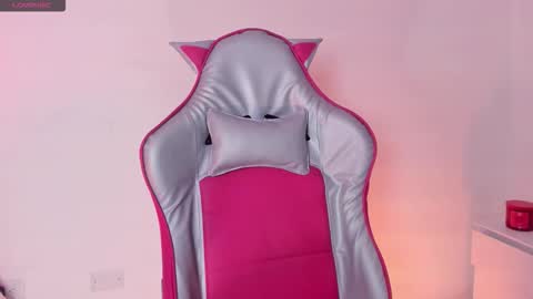 Chloe  online show from 11.06.25