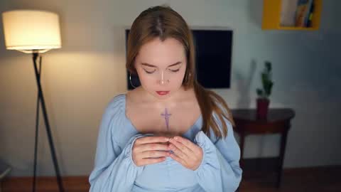 Hi everybody Im Lily Today is my first day here Lets get acquainted online show from 12.16.24