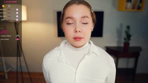 Hi everybody Im Lily Today is my first day here Lets get acquainted online show from 12.17.24