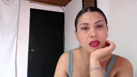 Snapshot of clovermiller chatting on 06.04.26 rocio online show from 06.04.26