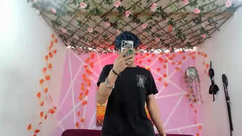 Snapshot of club_latinboys chatting on 09.14.25 club_latinboys online show from 09.14.25