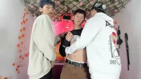 Snapshot of club_latinboys chatting on 09.15.25 club_latinboys online show from 09.15.25