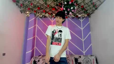 Snapshot of club_latinboys chatting on 10.11.25 club_latinboys online show from 10.11.25