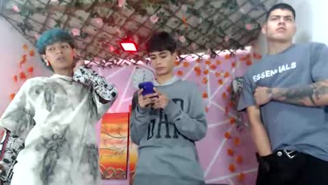 Snapshot of club_latinboys chatting on 10.28.25 club_latinboys online show from 10.28.25