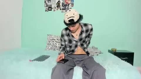 Snapshot of club_latinboys chatting on 11.07.25 club_latinboys online show from 11.07.25