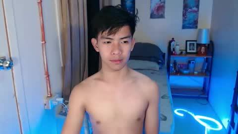 clyde_twinkx online show from 04.11.26