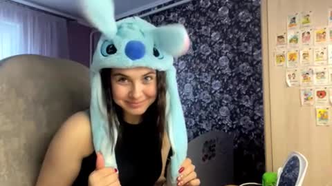 Snapshot of coco_charmel chatting on 10.08.25 Nikki online show from 10.08.25