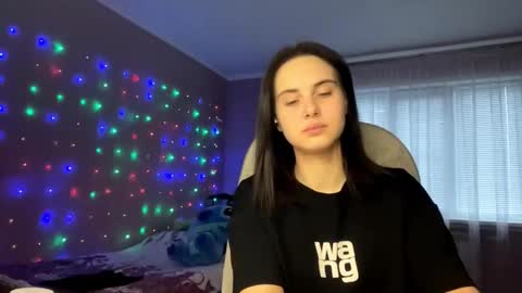 Snapshot of coco_charmel chatting on 10.20.25 Nikki online show from 10.20.25